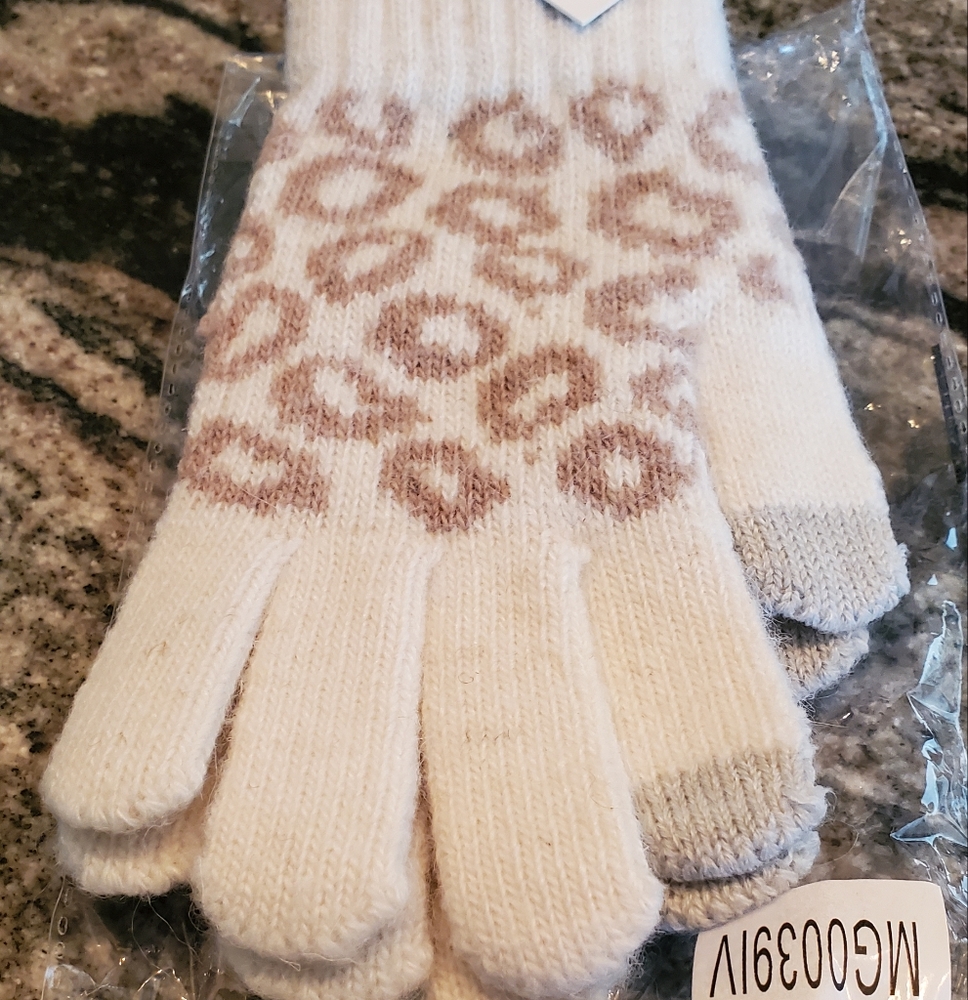 Cream and Tan Knitted Gloves with Leopard Print